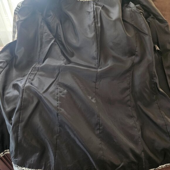 TAHARI Arthur Levine Coat/Jacket White & Black w/Pearls & Metallic Fibers Sz 12 - Picture 6 of 11